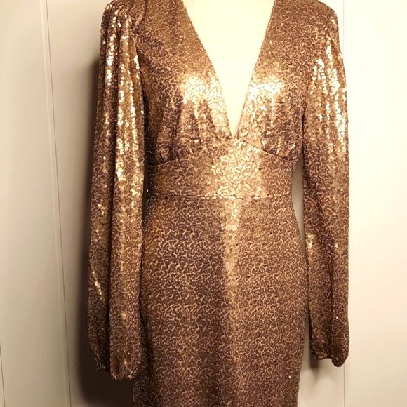Altar'd State Dresses & Skirts - Altar'd State Gold Sequin Long Sleeve Dress